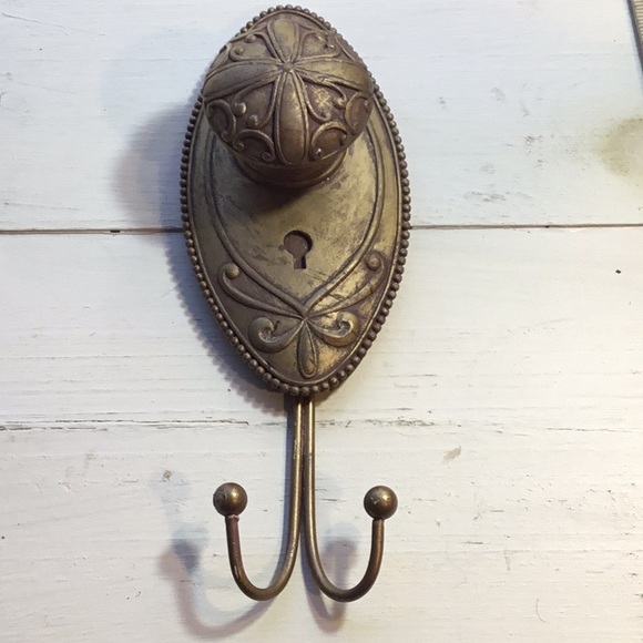 Vintage Style Doorknob Coat Hanger - Picture 2 of 15